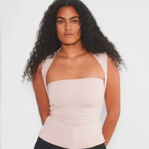 Aritzia Contour Flourish Top in Bow Pink